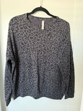 Athleta Black and Charcoal Leopard Pullover